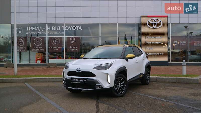 2023 toyota yaris cross