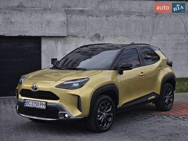 2023 toyota yaris cross