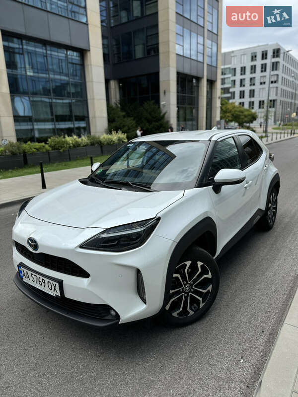 2022 toyota yaris cross