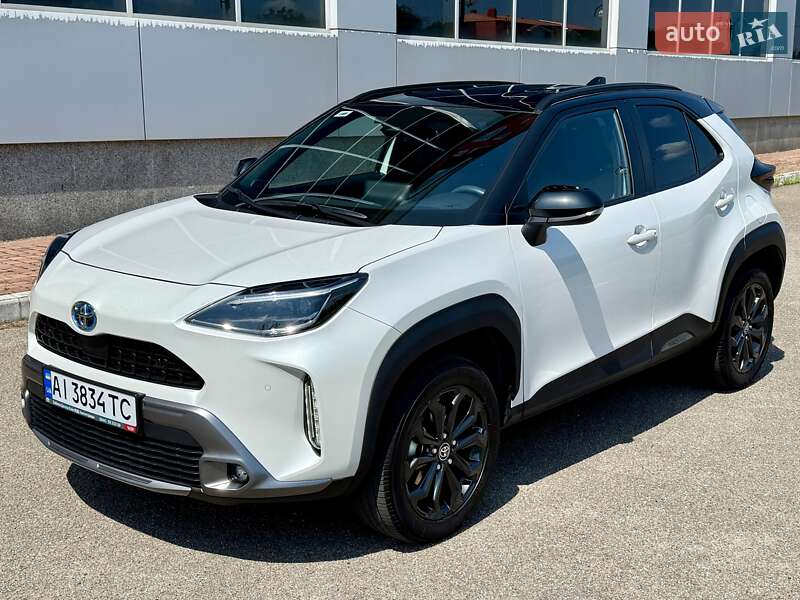 2023 toyota yaris cross