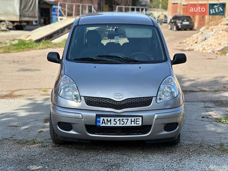 2005 toyota yaris verso