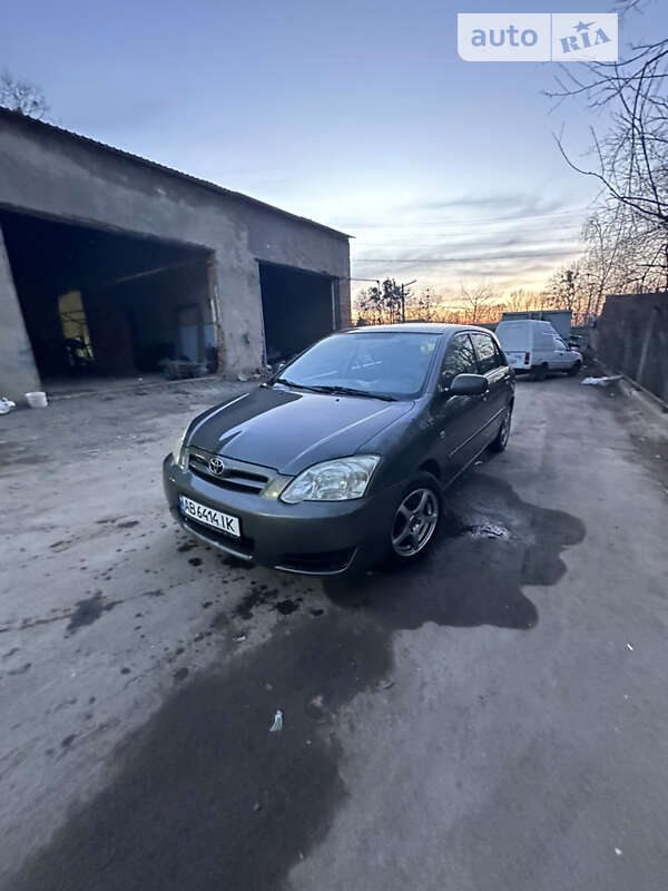 2004 toyota corolla