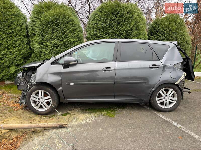 2011 subaru trezia