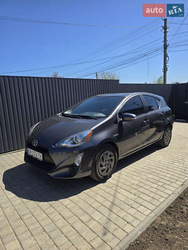 2016 toyota prius c