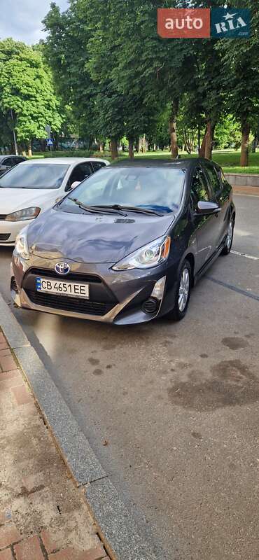 2017 toyota prius c
