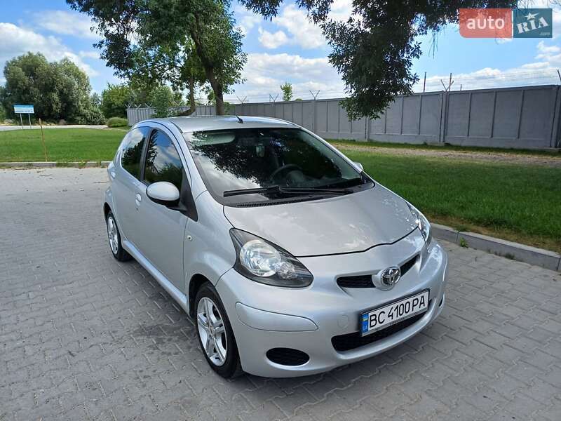 2010 toyota aygo