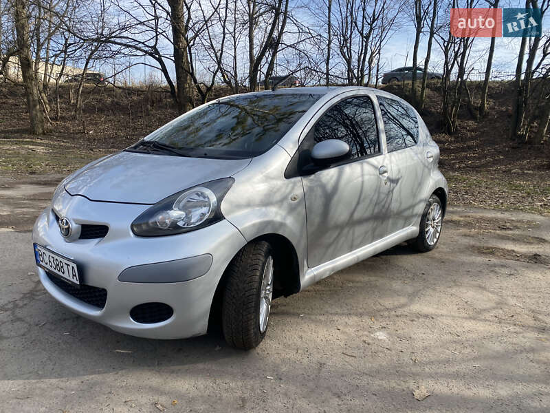 2010 toyota aygo
