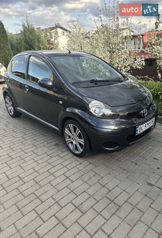 2011 toyota aygo