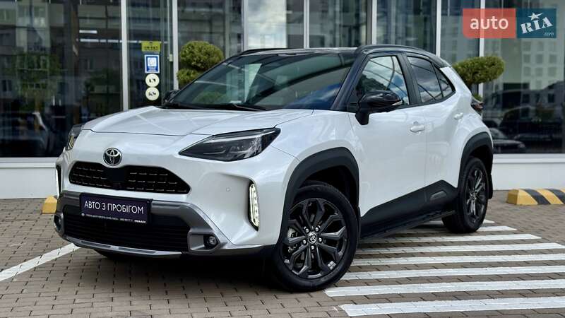 2024 toyota yaris cross