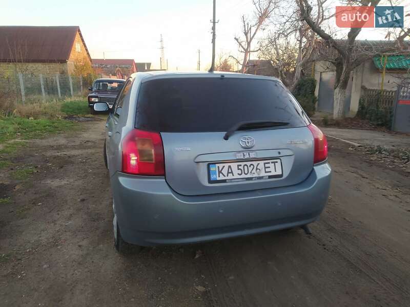2004 toyota corolla