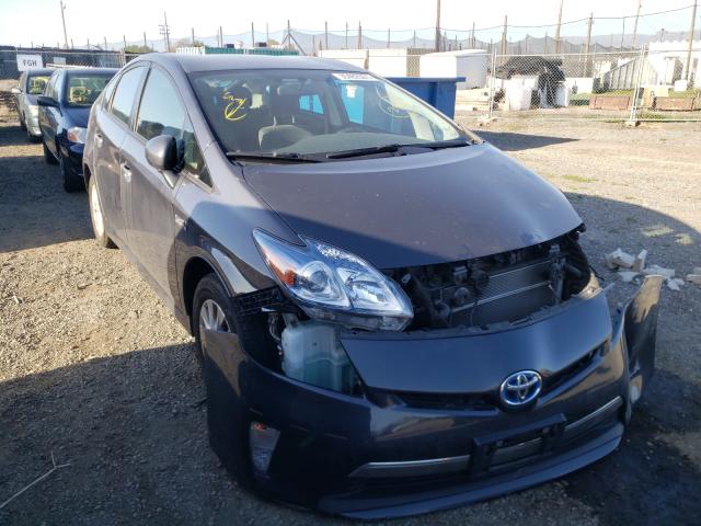 2014 toyota prius plug
