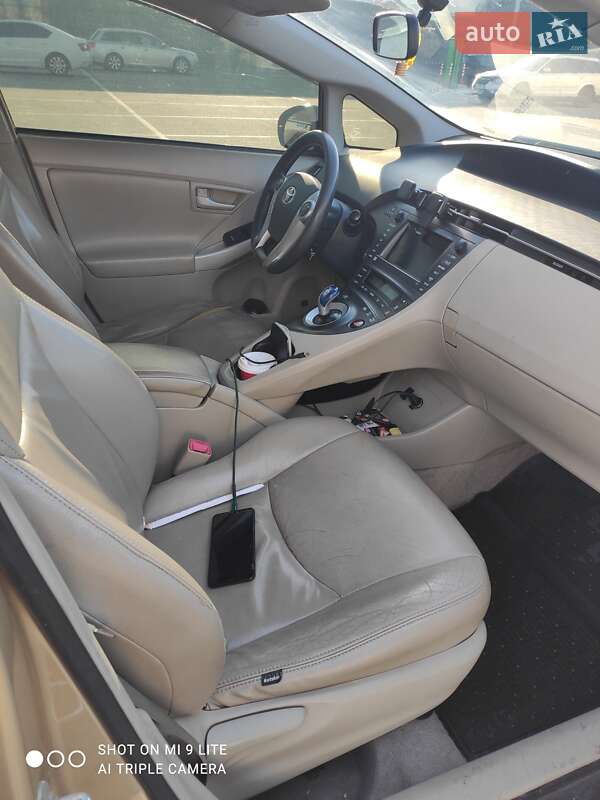 2011 toyota prius