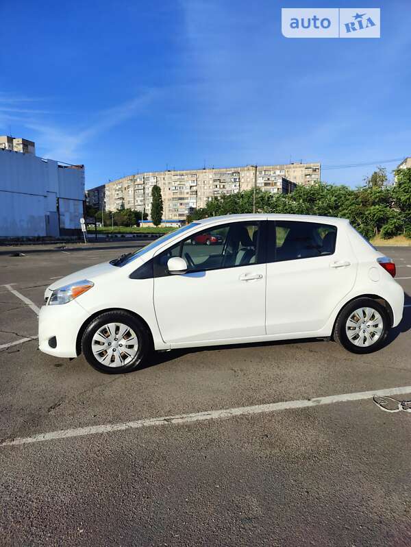 2012 toyota yaris