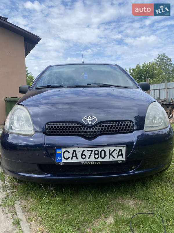 2000 toyota yaris