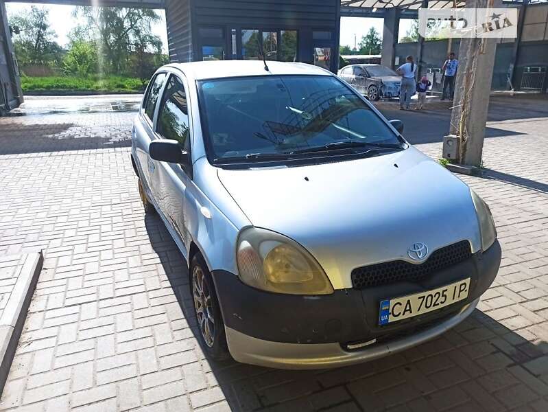 2003 toyota yaris