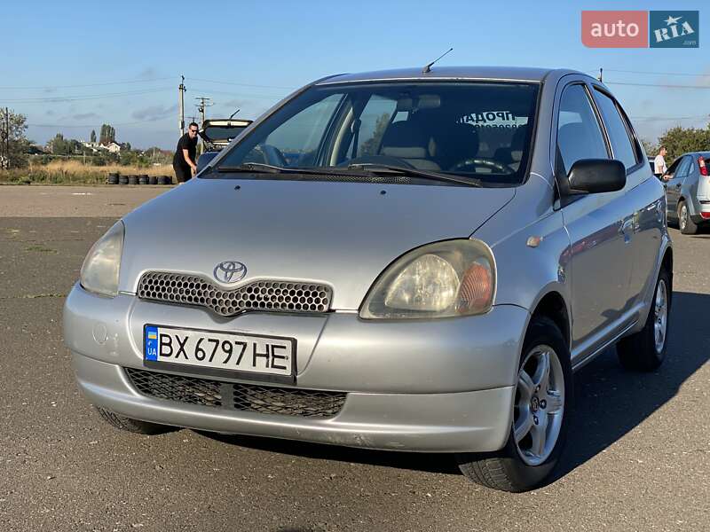 2000 toyota yaris