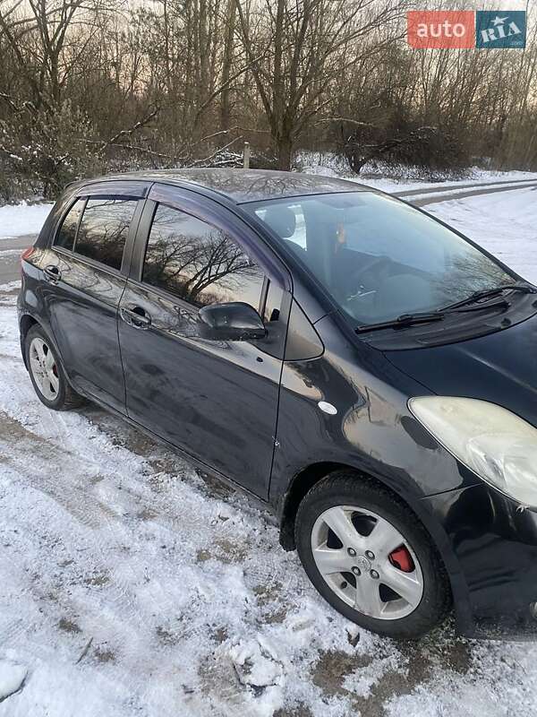 2005 toyota yaris