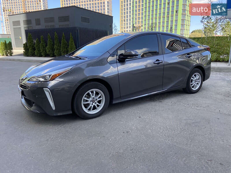 2019 toyota prius