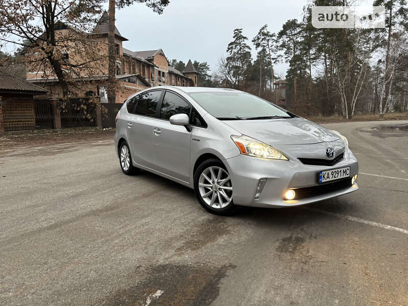2012 toyota prius v