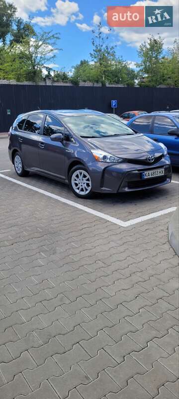 2016 toyota prius v