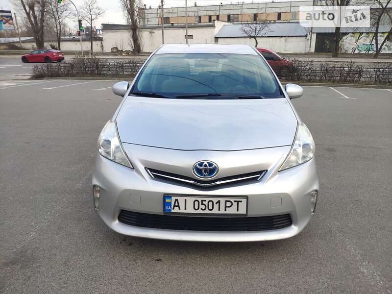 2012 toyota prius v