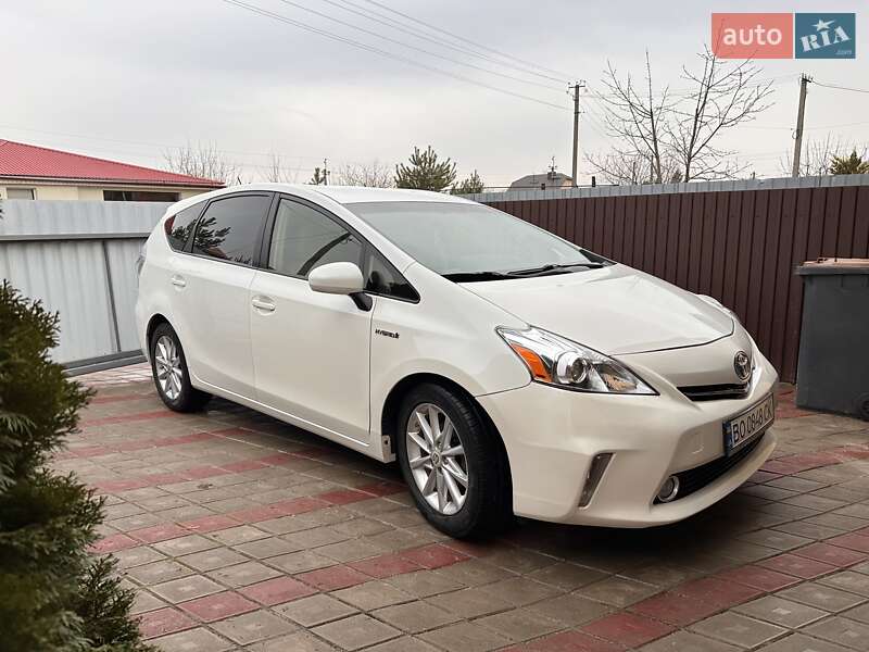2012 toyota prius v