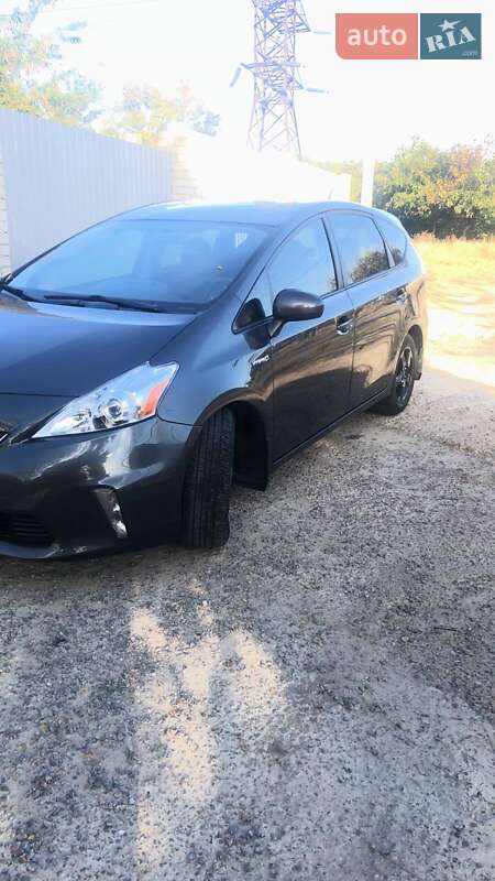 2012 toyota prius v