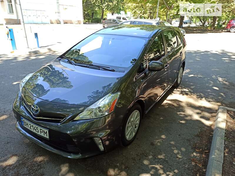 2013 toyota prius v