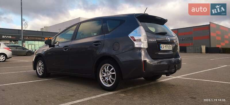 2014 toyota prius-v