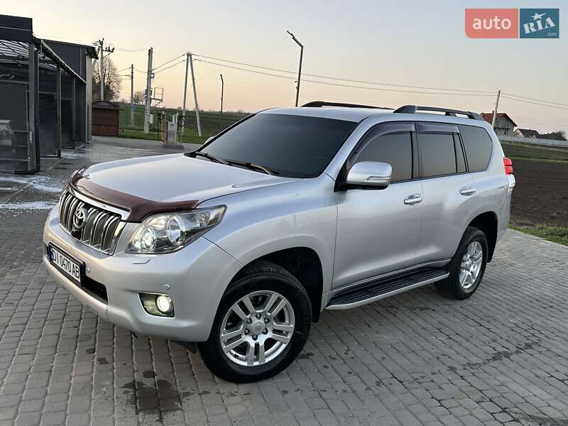 2010 toyota land cruiser 150