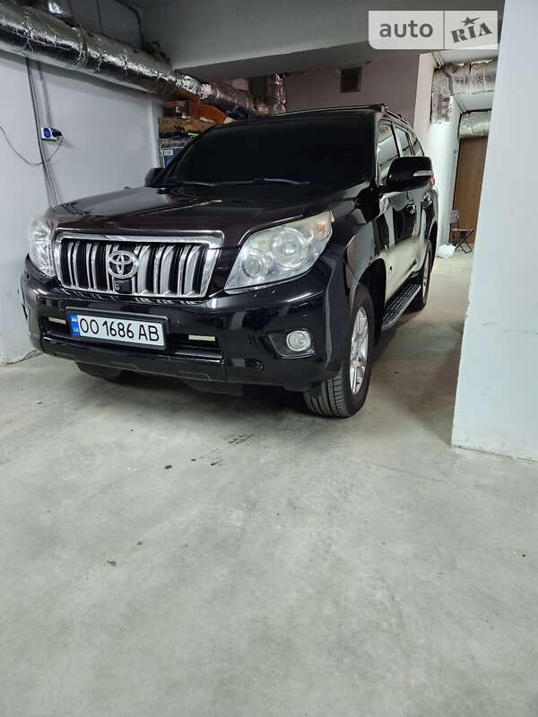 2010 toyota land cruiser
