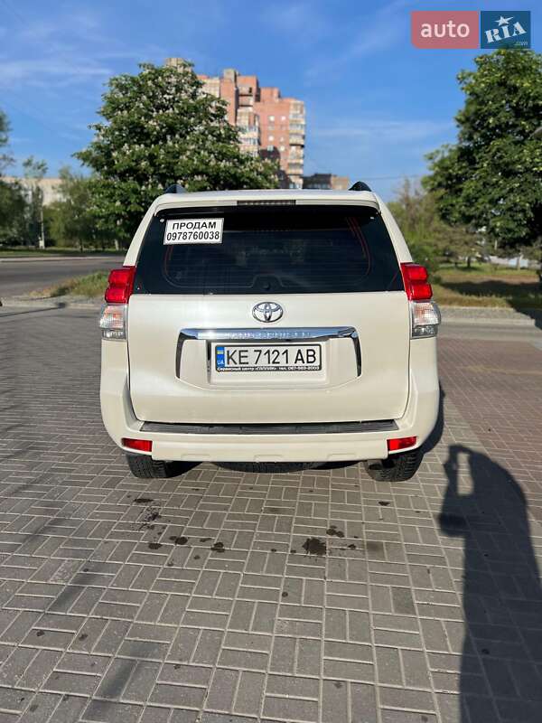 2010 toyota land cruiser 150