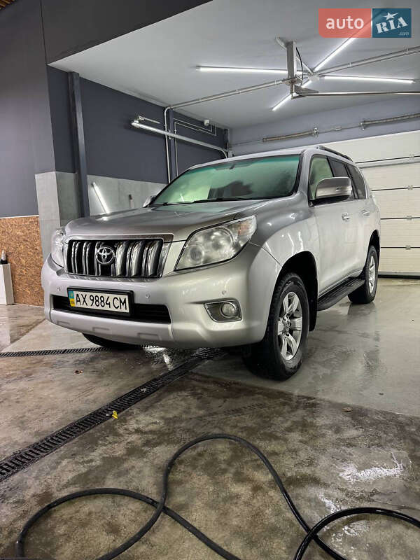2011 toyota land cruiser
