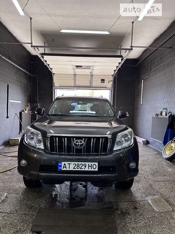 2011 toyota land cruiser 150