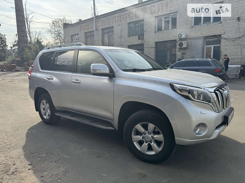 2013 toyota land cruiser 150