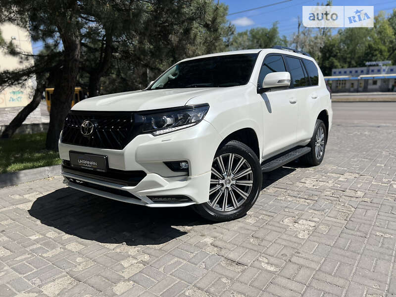 2015 toyota land cruiser 150