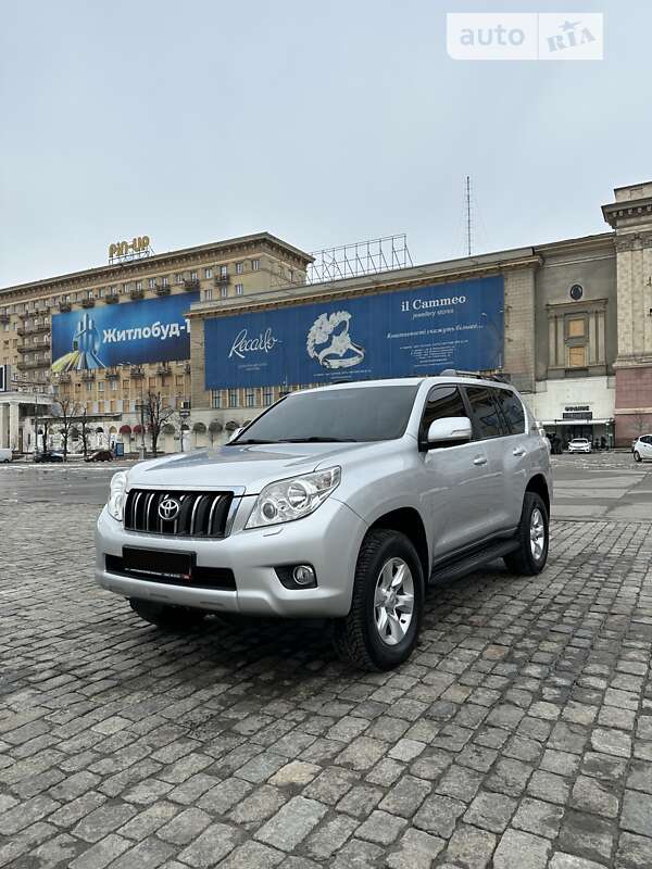 2010 toyota land cruiser 150