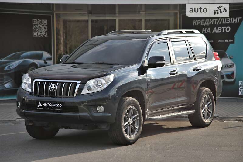 2010 toyota land cruiser 150