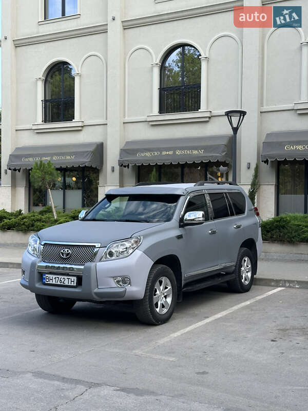 2010 toyota land cruiser