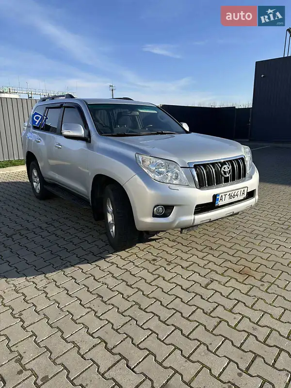 2012 toyota land cruiser