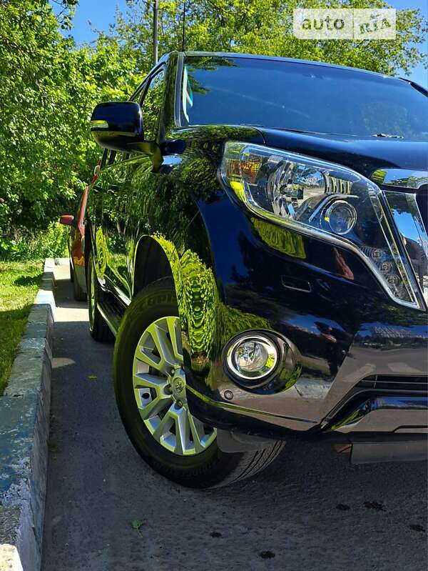 2013 toyota land cruiser prado