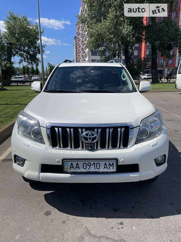 2012 toyota land cruiser prado