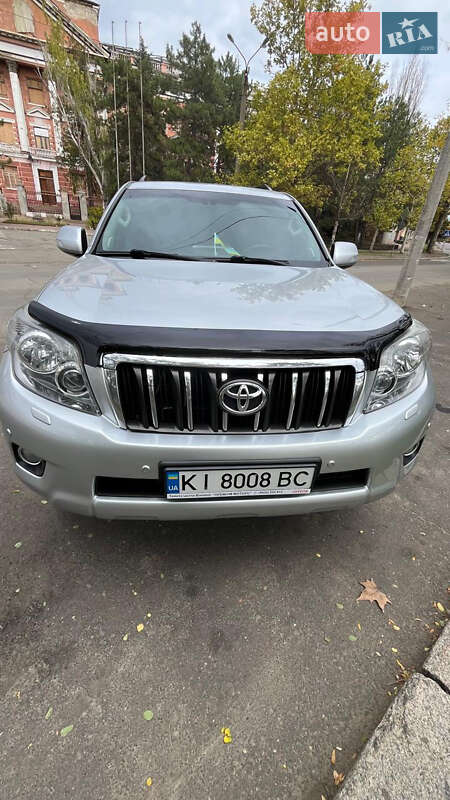 2010 toyota land cruiser