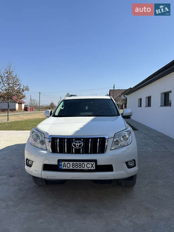 2013 toyota land-cruiser-150