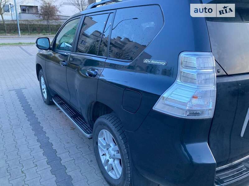 2012 toyota land cruiser