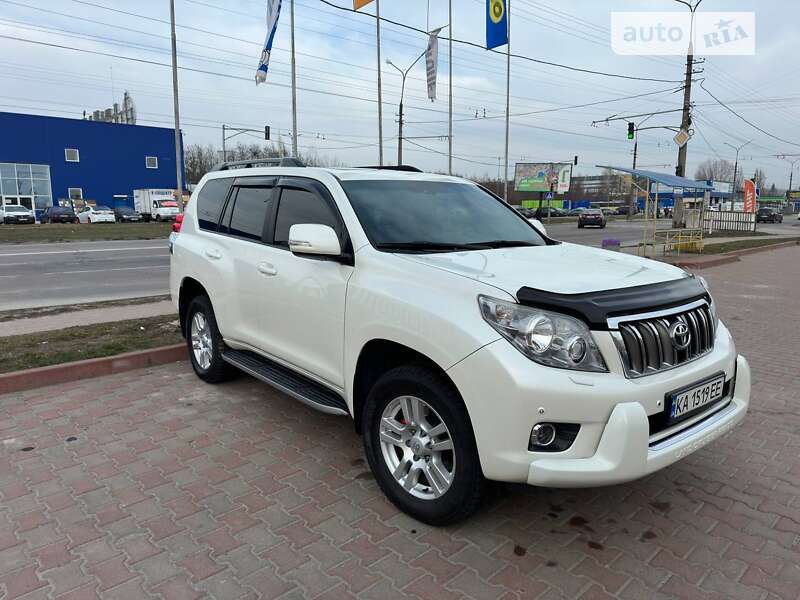 2010 toyota land cruiser