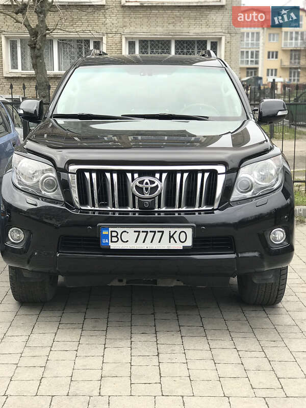 2010 toyota land cruiser
