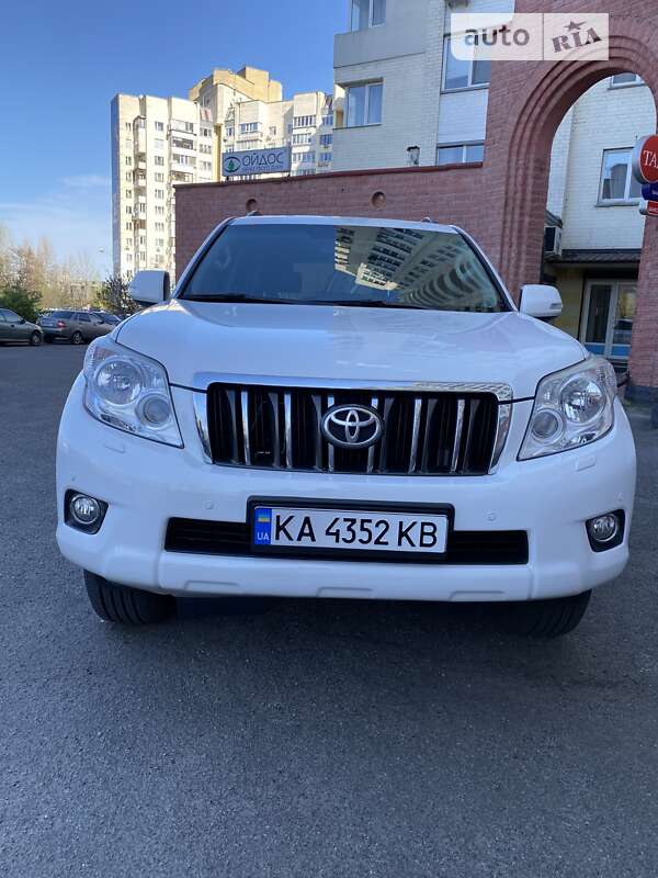 2012 toyota land cruiser prado