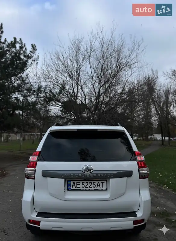 2014 toyota land-cruiser