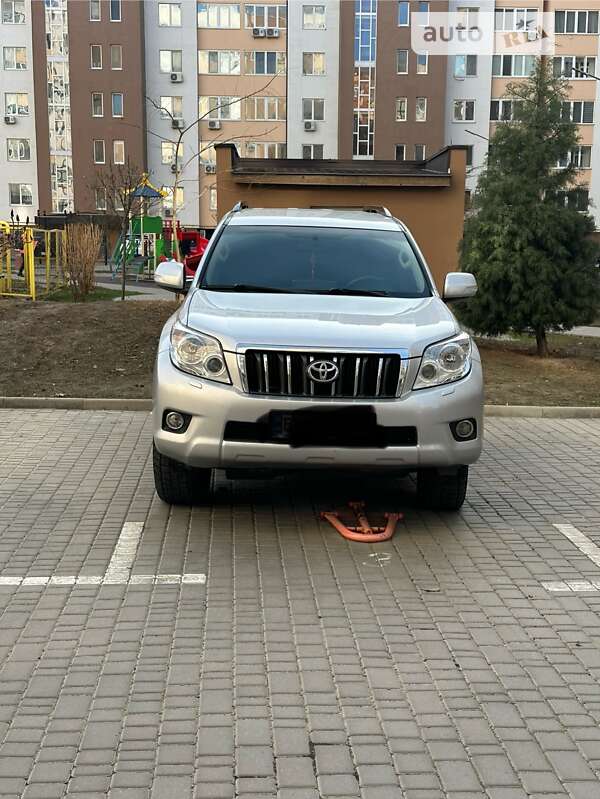 2010 toyota land cruiser 150